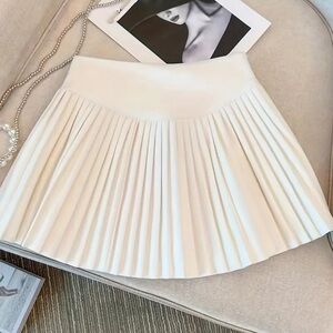 white cream pleated warm skirt skort size S/M